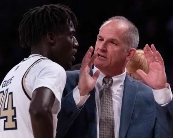 Former Menlo School and Stanford big man Eric Reveno is now an assistant coach at Oregon State.